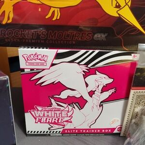 WHITE FLAIR SCARLET AND VIOLET